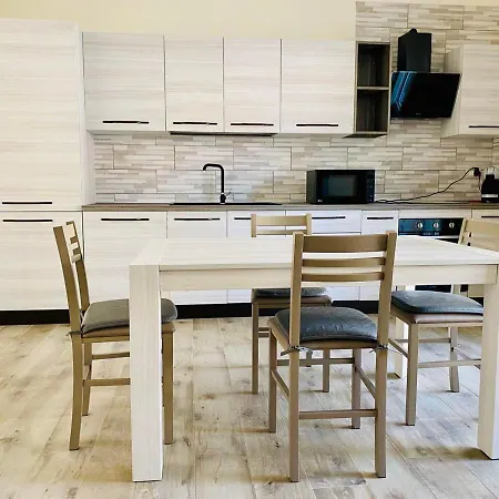 Nuova Residenza Dei 7 Pini A Pochi Passi Dal Mare Apartment