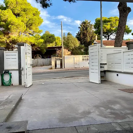 Nuova Residenza Dei 7 Pini A Pochi Passi Dal Mare Apartmán *