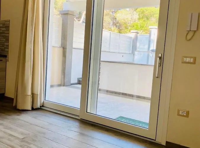 Nuova Residenza Dei 7 Pini A Pochi Passi Dal Mare Apartment *
