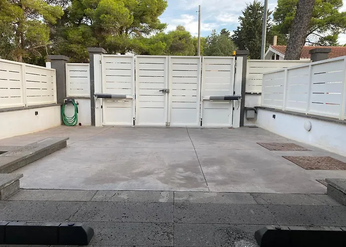 Nuova Residenza Dei 7 Pini A Pochi Passi Dal Mare 皮诺港